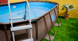 Vuoi mettere la piscina sul terrazzo? Crollo e altri rischi