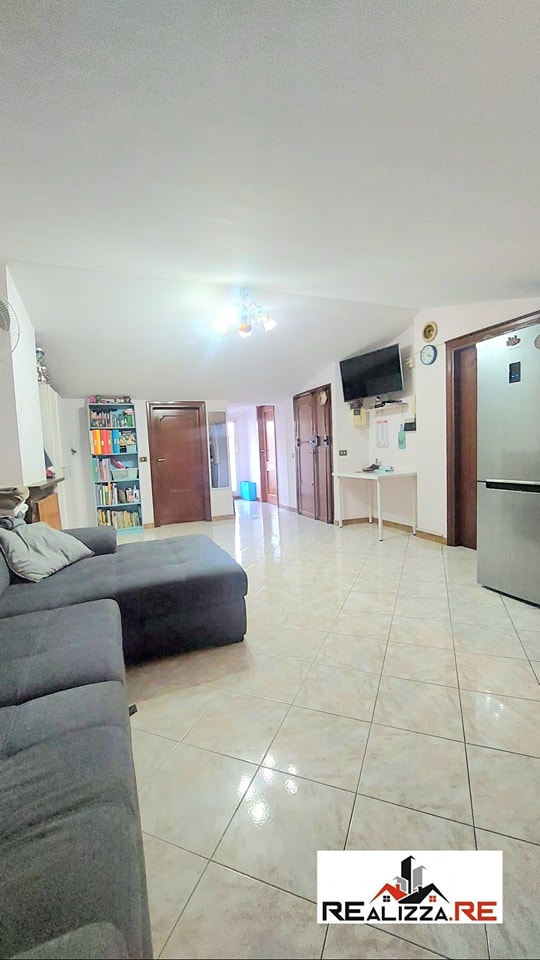 Via Giarre – Trilocale attico €109.000